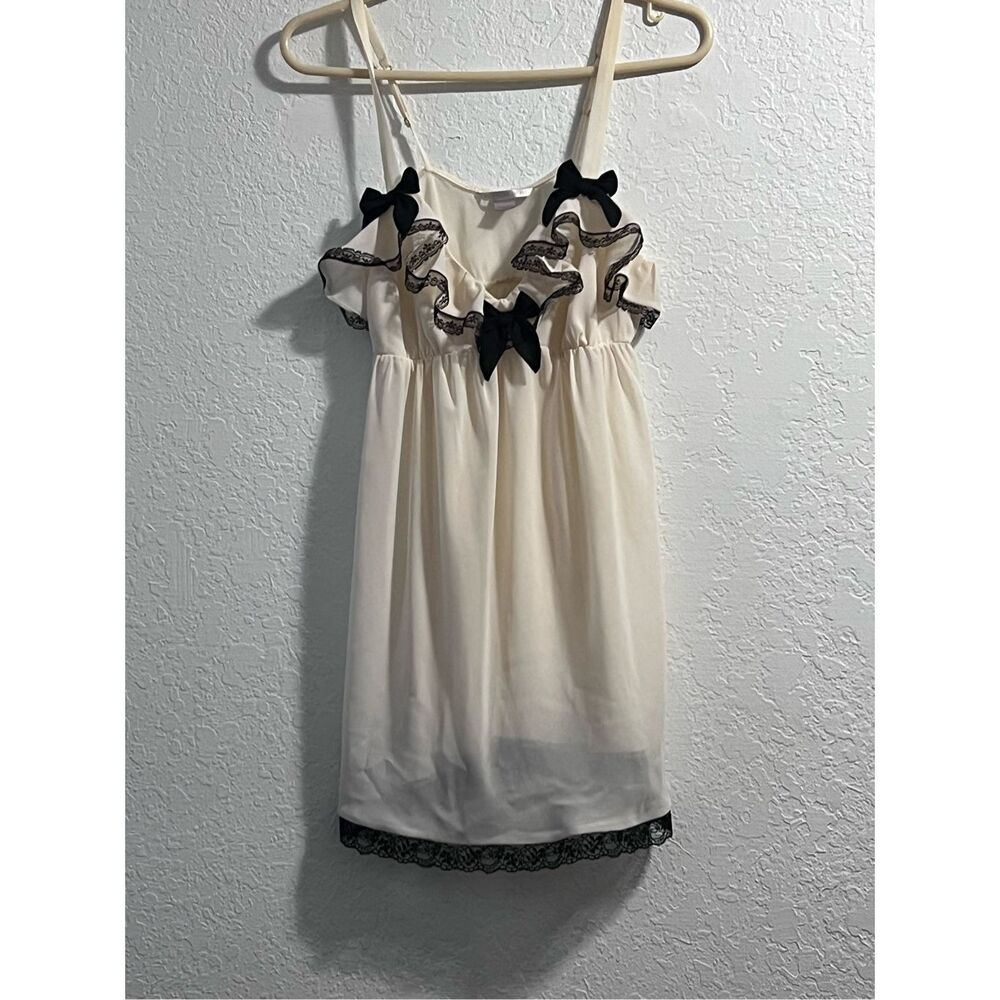 Victorias Secret Black Bow and Lace Contrast Ruffle Babydoll Lingerie Top Size M